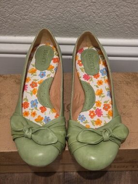 Born Women's Green Leather Knot Ballet Flats Size 7.5 NWT